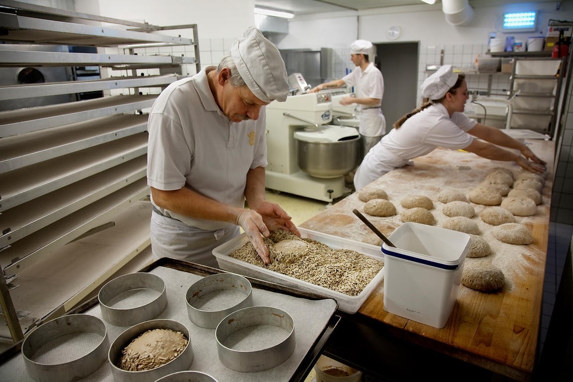 baking pastry 2 essay Associate degree in baking and pastry the associate degree in baking and pastry is a 2-year program that includes an array of general education courses such as creative writing, philosophy, and english along with core classes. baking pastry 2 essay Associate degree in baking and pastry the associate degree in baking and pastry is a 2-year program that includes an array of general education courses such as creative writing, philosophy, and english along with core classes.