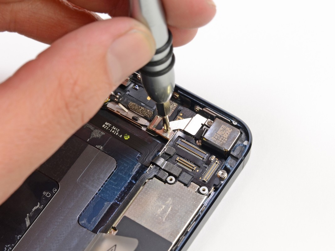 Как разобрать айфон 5s в домашних условиях без отвертки Как разобрать айфон 5s в домашних условиях без отвертки